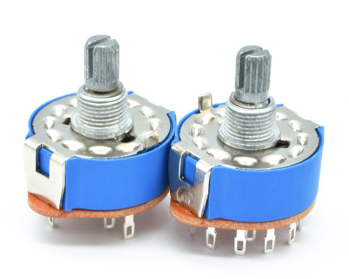電気電気器具およびトランスデューサーに使用する青いカバーが付いている25mmの直径バンド ロータリー スイッチ