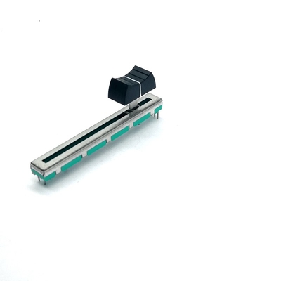 C6044G メタルハンドル 60mm トラベル 8.1mm 幅 サウンドコンソールのイヤホンとマイクに使用